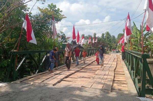TNI Rampung Bangun Jembatan Bailey ke-10 di Bireuen, Akses 2 Desa Kembali Tersambung TNI Rampung Bangun Jembatan Bailey ke-10 di Bireuen, Akses 2 Desa Kembali Tersambung