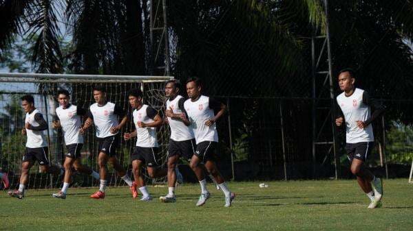 Malut United Gelar Latihan di Yogyakarta, Siap Tempur Hadapi Persita Tangerang di Super League 2025-2026 Malut United Gelar Latihan di Yogyakarta, Siap Tempur Hadapi Persita Tangerang di Super League 2025-2026