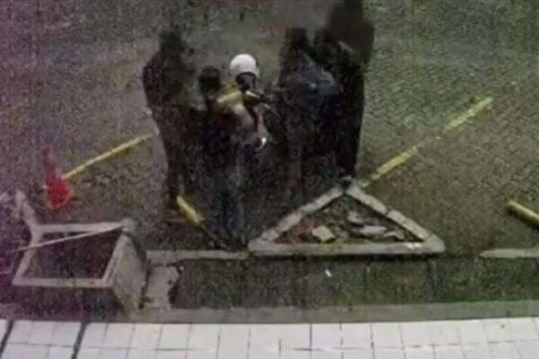 Viral Pria Diculik Komplotan Polisi Gadungan saat Tarik Uang di ATM Bekasi Viral Pria Diculik Komplotan Polisi Gadungan saat Tarik Uang di ATM Bekasi