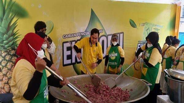 Chef Steby Rafael Demo Masak di Pura Mangkunegaran, Bagi Tips Menu Tongseng Kambing Khas Solo Chef Steby Rafael Demo Masak di Pura Mangkunegaran, Bagi Tips Menu Tongseng Kambing Khas Solo
