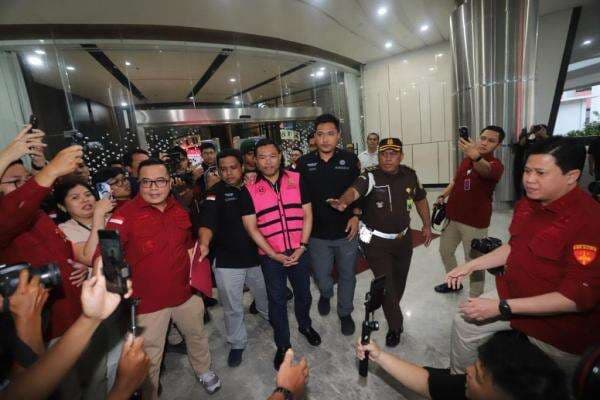 Sony Sonjaya Singgung Hadiah Indah sebelum Ditangkap Kejagung, Apa Maknanya? Sony Sonjaya Singgung Hadiah Indah sebelum Ditangkap Kejagung, Apa Maknanya?