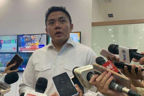 Seskab Tegaskan Prabowo Tidak Gunakan Dua Pesawat Kepresidenan ke Luar Negeri Seskab Tegaskan Prabowo Tidak Gunakan Dua Pesawat Kepresidenan ke Luar Negeri