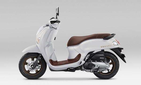 Honda Scoopy Dapat Penyegaran Warna Baru, Intip Ubahannya Honda Scoopy Dapat Penyegaran Warna Baru, Intip Ubahannya