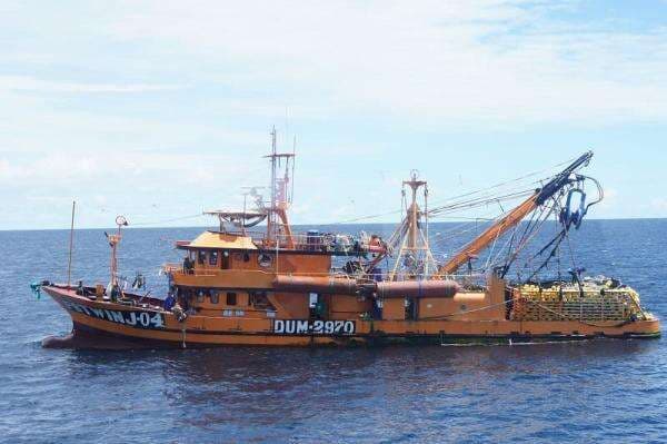KKP Tangkap 2 Kapal Pencuri Ikan Berbendera Filipina di Papua KKP Tangkap 2 Kapal Pencuri Ikan Berbendera Filipina di Papua