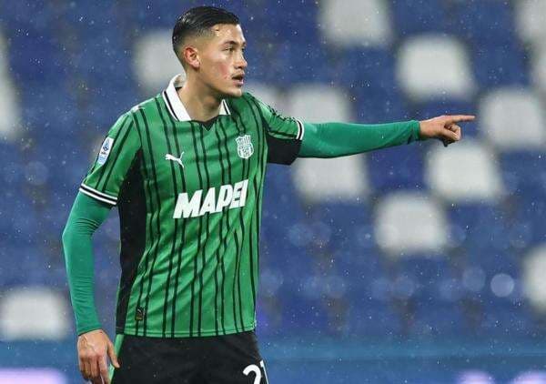 Gara-Gara Rekan Setim di Sassuolo, Jay Idzes Berpeluang Gagal Gabung AC Milan Gara-Gara Rekan Setim di Sassuolo, Jay Idzes Berpeluang Gagal Gabung AC Milan