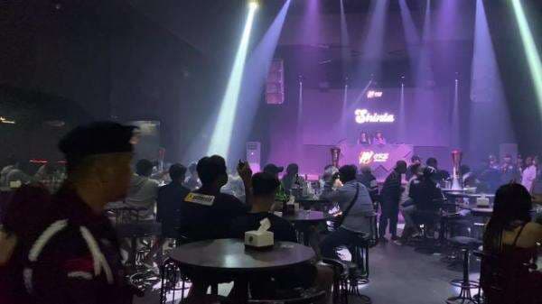 Razia Tempat Hiburan Malam dan Karaoke di Tuban, 6 Pengunjung Terindikasi Benzo Razia Tempat Hiburan Malam dan Karaoke di Tuban, 6 Pengunjung Terindikasi Benzo