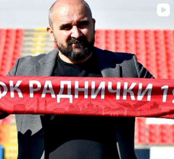 Kisah Sedih Mladen Zizovic, Pelatih FK Radnicki yang Mendadak Meninggal Dunia di Tengah Pertandingan Kisah Sedih Mladen Zizovic, Pelatih FK Radnicki yang Mendadak Meninggal Dunia di Tengah Pertandingan