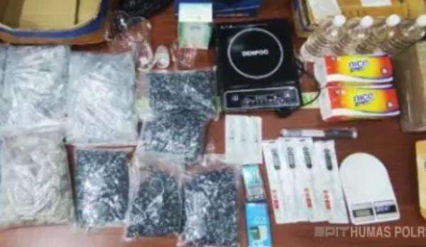 Bareskrim Bongkar Lab Rahasia Vape di Medan, Tersangka Jaringan Malaysia Ditangkap Bareskrim Bongkar Lab Rahasia Vape di Medan, Tersangka Jaringan Malaysia Ditangkap