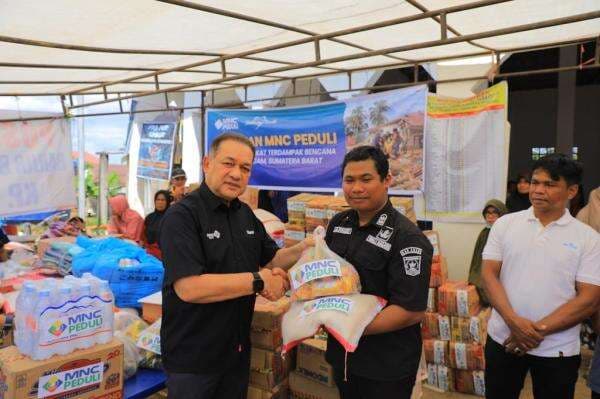 MNC Peduli Salurkan Bantuan kepada Warga Terdampak Bencana di Agam MNC Peduli Salurkan Bantuan kepada Warga Terdampak Bencana di Agam