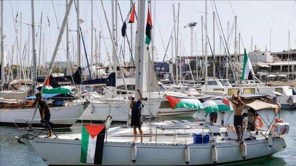 Jurnalis Finlandia Mogok Makan, Aktivis Flotilla Dipaksa Lepas Hijab oleh Israel Jurnalis Finlandia Mogok Makan, Aktivis Flotilla Dipaksa Lepas Hijab oleh Israel