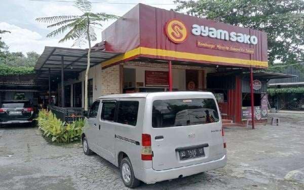 Ayam SAKO di Jalan Ahmad Yani Sragen Resmi Kantongi Sertifikat Halal Ayam SAKO di Jalan Ahmad Yani Sragen Resmi Kantongi Sertifikat Halal