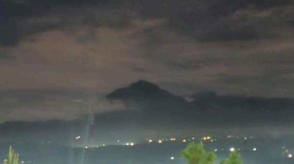 Gunung Bur Ni Telong di Aceh Naik Level Siaga, Warga Radius 4 Km Diminta Menjauh Gunung Bur Ni Telong di Aceh Naik Level Siaga, Warga Radius 4 Km Diminta Menjauh