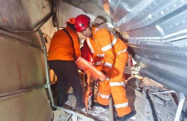 Pilu! Santri Ponpes Al Khoziny Ditemukan Tewas dalam Kondisi Sujud di Balik Reruntuhan Pilu! Santri Ponpes Al Khoziny Ditemukan Tewas dalam Kondisi Sujud di Balik Reruntuhan