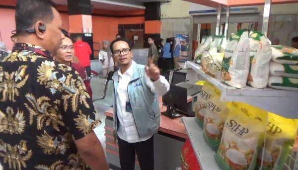 Perluas Distribusi Beras SPHP, Bulog Gandeng BUMN di Makassar. Perluas Distribusi Beras SPHP, Bulog Gandeng BUMN di Makassar.