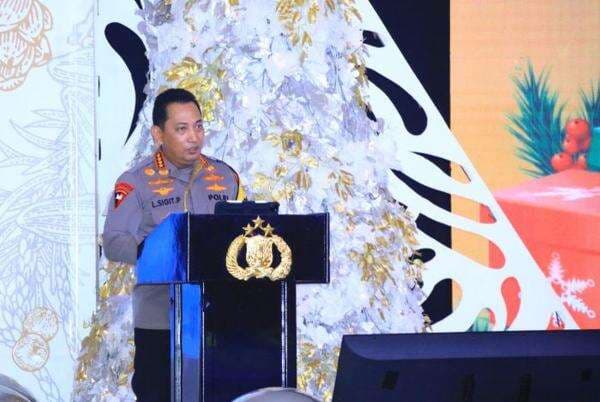 Kelakar Kapolri di Kongres Buruh: Selesai Jadi Polisi, Saya Mau Jadi Aktivis Kelakar Kapolri di Kongres Buruh: Selesai Jadi Polisi, Saya Mau Jadi Aktivis