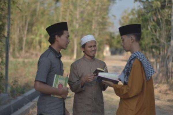 Bacaan Surat Al Kahfi Teks Arab Latin hingga Terjemahan Indonesia Bacaan Surat Al Kahfi Teks Arab Latin hingga Terjemahan Indonesia