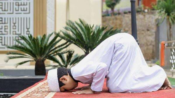 Bacaan Bilal Tarawih 23 Rakaat Lengkap Arab dan Latin: dari Rakaat Awal hingga Witir Bacaan Bilal Tarawih 23 Rakaat Lengkap Arab dan Latin: dari Rakaat Awal hingga Witir