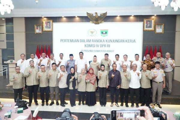 Badan Pangan Nasional Pastikan Stok Beras Bulog Siap Salur ke Masyarakat Badan Pangan Nasional Pastikan Stok Beras Bulog Siap Salur ke Masyarakat