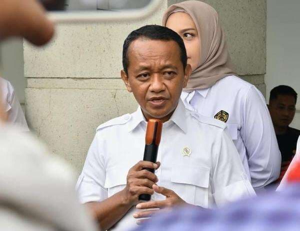 Bahlil Bicara Soal Misteri Kapal JKW dan Dewi Iriana di Tambang Nikel Raja Ampat Bahlil Bicara Soal Misteri Kapal JKW dan Dewi Iriana di Tambang Nikel Raja Ampat