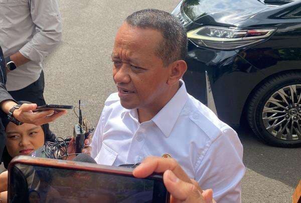 Bahlil Ungkap Fakta Mundurnya LG di Proyek Baterai Kendaraan Listrik Rp129 Triliun Bahlil Ungkap Fakta Mundurnya LG di Proyek Baterai Kendaraan Listrik Rp129 Triliun