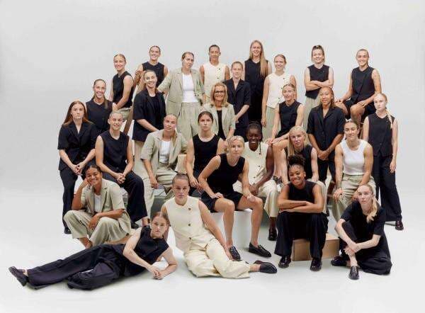 Baju Marks and Spencer Lionesses Euro 2025 Dikecam karena Dinilai Kusam dan Seperti Seragam Koki Baju Marks and Spencer Lionesses Euro 2025 Dikecam karena Dinilai Kusam dan Seperti Seragam Koki