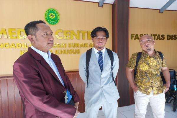 Bak Mobil Esemka Jokowi Luas Jadi Alasan Aufaa Beli Kendaraan Produk PT Solo Manufaktur Kreasi Bak Mobil Esemka Jokowi Luas Jadi Alasan Aufaa Beli Kendaraan Produk PT Solo Manufaktur Kreasi