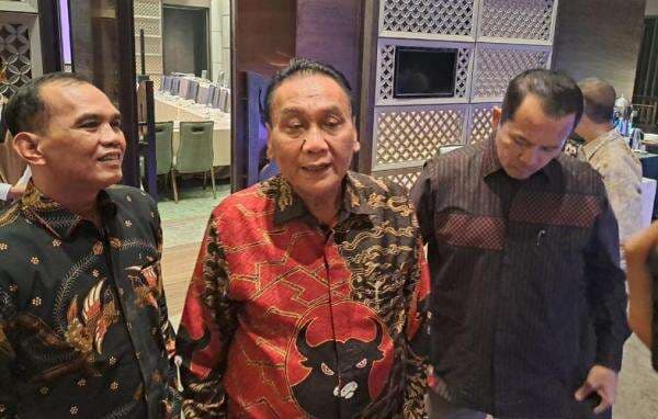 Bambang Pacul Ungkap PDIP bakal Tulis Ulang Sejarah, Tandingi Pemerintah Bambang Pacul Ungkap PDIP bakal Tulis Ulang Sejarah, Tandingi Pemerintah