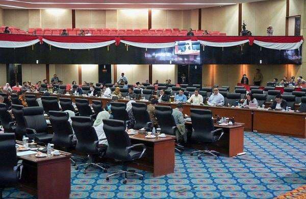 Banggar DPRD DKI Setujui KUA-PPAS Tahun Anggaran 2025 Sebesar Rp91,8 Triliun Banggar DPRD DKI Setujui KUA-PPAS Tahun Anggaran 2025 Sebesar Rp91,8 Triliun