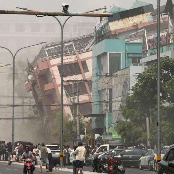 Gempa Myanmar Robohkan Bangunan dan Masjid, Setidaknya 4 Orang Dilaporkan Tewas Gempa Myanmar Robohkan Bangunan dan Masjid, Setidaknya 4 Orang Dilaporkan Tewas
