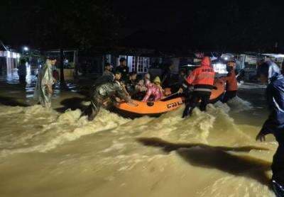 Banjir Melanda Cirebon, BNPB: 330 Jiwa terdampak Banjir Melanda Cirebon, BNPB: 330 Jiwa terdampak