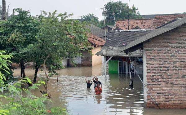 Jerit Warga Cikarang Utara, Jadi Langganan Banjir Tanpa Solusi Jangka Panjang Jerit Warga Cikarang Utara, Jadi Langganan Banjir Tanpa Solusi Jangka Panjang