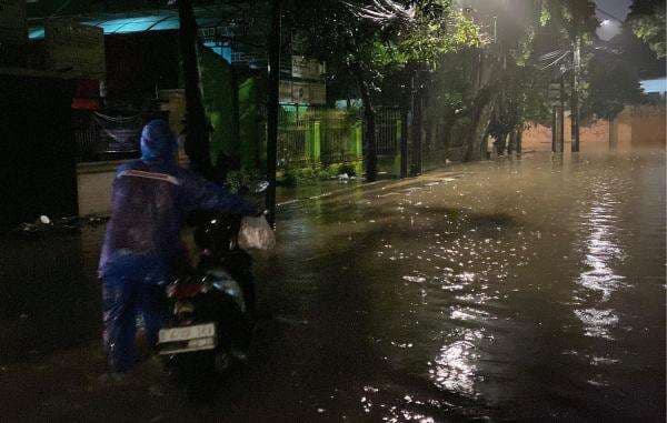 Poster Epik UFC 319 Resmi Dirilis: Du Plessis vs Chimaev, Pertarungan Terbesar Tahun Ini! Poster Epik UFC 319 Resmi Dirilis: Du Plessis vs Chimaev, Pertarungan Terbesar Tahun Ini!