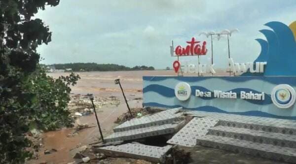 Banjir Hancurkan Fasilitas Objek Wisata Pantai Telukawur Jepara, Pedagang Khawatir Jelang Lebaran