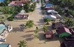 Banjir Luwu Utara Lumpuhkan Aktivitas Warga