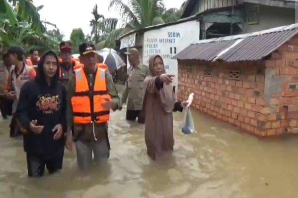 Banjir Rendam Ribuan Rumah di Muarojambi, 3 Desa Terisolasi Banjir Rendam Ribuan Rumah di Muarojambi, 3 Desa Terisolasi