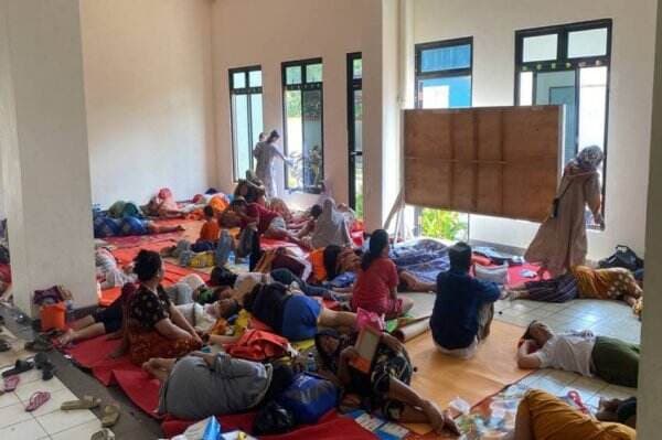 Banjir Surut, Warga Semper Barat Jakut Tinggalkan Tempat Pengungsian