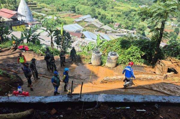 Banjir dan Longsor di Puncak Bogor, Kemensos bakal Siapkan Santunan Banjir dan Longsor di Puncak Bogor, Kemensos bakal Siapkan Santunan