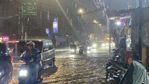 Banjir Kemang Jaksel, Lalu Lintas Macet Banjir Kemang Jaksel, Lalu Lintas Macet