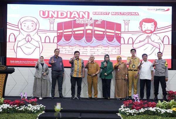 Bank Jatim Gelar Pengundian Kredit Multiguna Berhadiah Umrah Bank Jatim Gelar Pengundian Kredit Multiguna Berhadiah Umrah