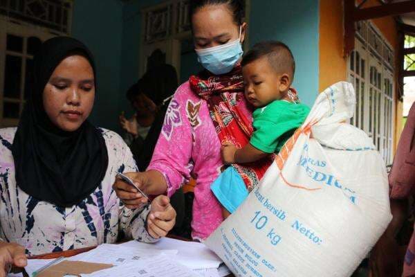 Bansos Beras Dipastikan Mulai Disalurkan Akhir Juni 2025 Bansos Beras Dipastikan Mulai Disalurkan Akhir Juni 2025