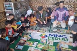 Bantuan Buku Bacaan dari MNC Peduli Disambut Antusias Anak-anak di Cugenang Cianjur