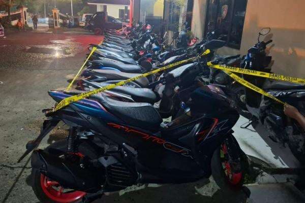 Polisi Tangkap 5 Debt Collector di Bogor, 82 Motor Rampasan Disita Polisi Tangkap 5 Debt Collector di Bogor, 82 Motor Rampasan Disita