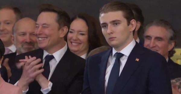 5 Potret Barron Trump, Putra Donald Trump yang Jadi Sorotan saat Hadiri Pelantikan Presiden AS 5 Potret Barron Trump, Putra Donald Trump yang Jadi Sorotan saat Hadiri Pelantikan Presiden AS