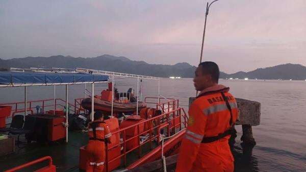 KM Rezki Hilang di Perairan Pesisir Selatan KM Rezki Hilang di Perairan Pesisir Selatan