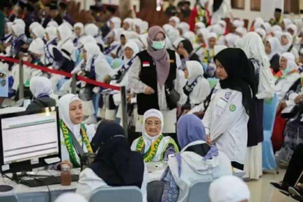 Batas Usia Pendaftar Haji Diusulkan Jadi Minimal 9 Tahun Batas Usia Pendaftar Haji Diusulkan Jadi Minimal 9 Tahun