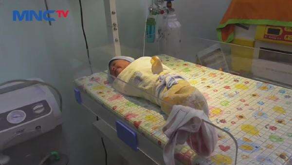 Geger! Warga Temukan Bayi di Pinggir Jalan Kedinginan Geger! Warga Temukan Bayi di Pinggir Jalan Kedinginan