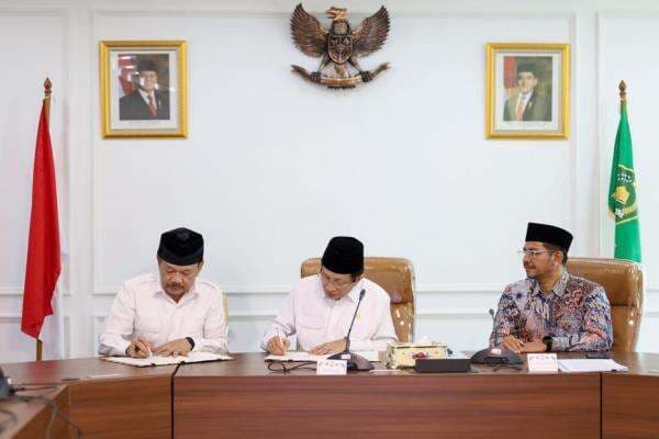 Baznas, Kemenag, dan LAZ Perkuat Pendidikan melalui Program Beasiswa Zakat Indonesia Baznas, Kemenag, dan LAZ Perkuat Pendidikan melalui Program Beasiswa Zakat Indonesia