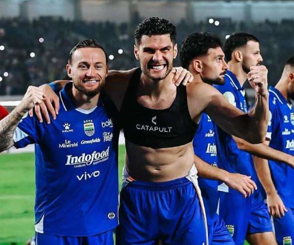 Cerita Bek Persib Bandung Julio Cesar Pertama Kali Rayakan Natal di Bandung: Tetap Terasa Istimewa Cerita Bek Persib Bandung Julio Cesar Pertama Kali Rayakan Natal di Bandung: Tetap Terasa Istimewa