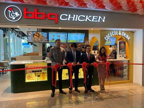 Ayam Legendaris Korea Hadir di Indonesia, Ada Varian yang Terinspirasi dari Sate! Ayam Legendaris Korea Hadir di Indonesia, Ada Varian yang Terinspirasi dari Sate!