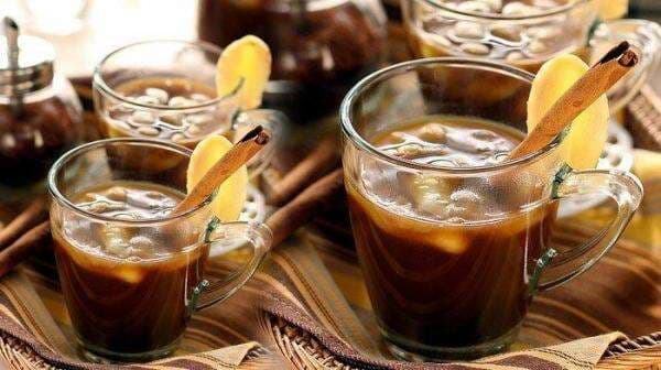 Nikmati Hangatnya Bandrek dan Bajigur di 3 Kedai Terkenal Bandung Ini! Nikmati Hangatnya Bandrek dan Bajigur di 3 Kedai Terkenal Bandung Ini!